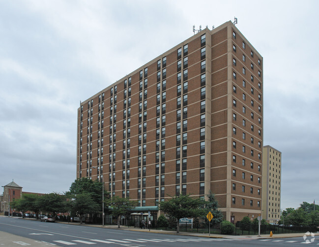 Primary Photo - Windsor Apartments