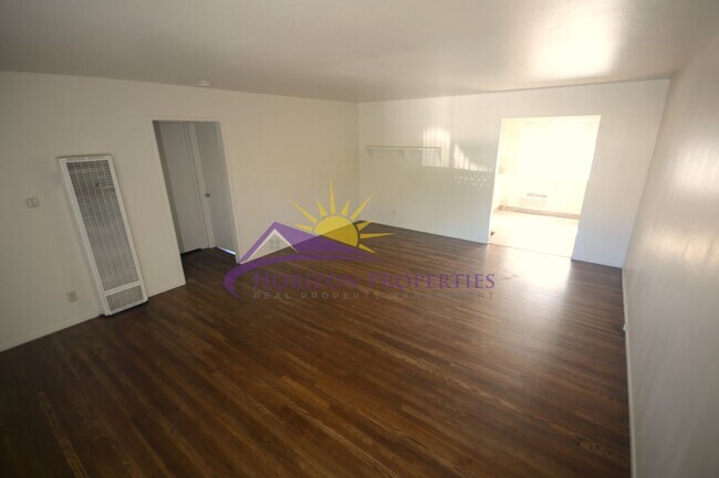 Building Photo - 2252/2254 Royale Rd