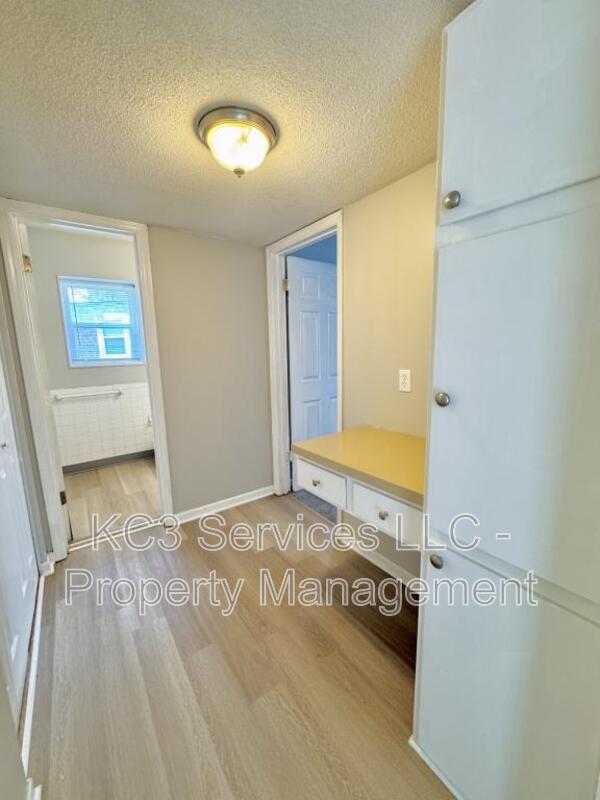 Building Photo - 8717 Countryshire Ln