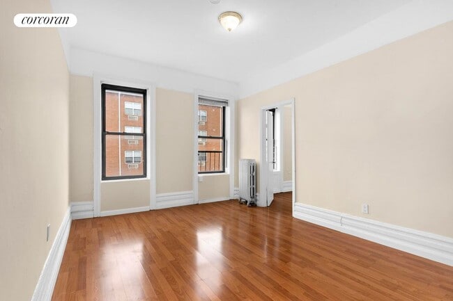 Building Photo - 280 E 2nd St