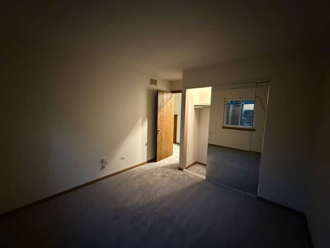 Building Photo - 320 Newport Ln