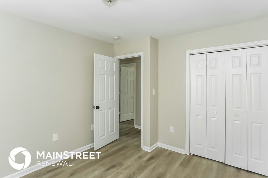 Building Photo - 10003 Greenwood Ct