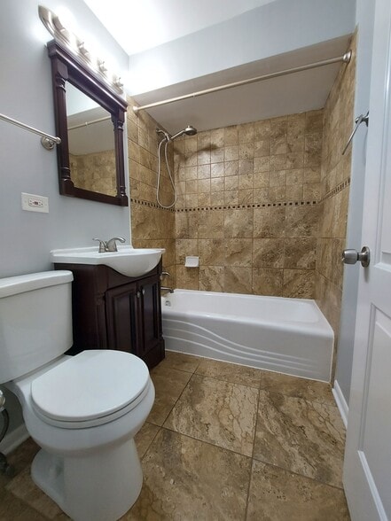 Building Photo - 320 Beach Ave