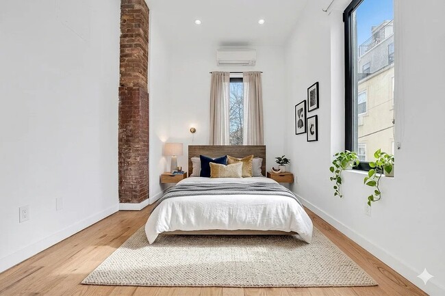 Building Photo - 283 Evergreen Ave