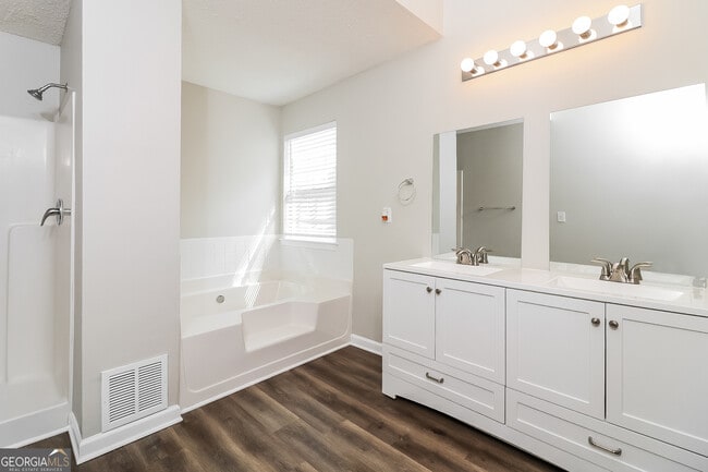 Building Photo - 4223 Butternut Pl