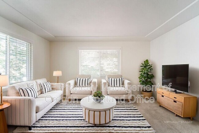 Primary Photo - 3520 SW Coronado St