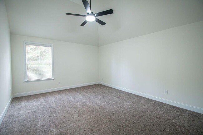 Building Photo - 1609 Lindley Ln