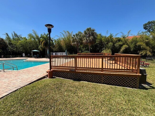Building Photo - 433 Fountainhead Cir