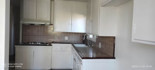 Building Photo - 909 W Hellman Ave