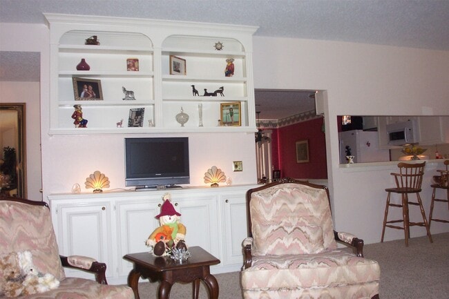Building Photo - 21255 Park Bluff Dr