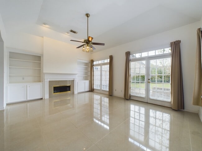 Building Photo - 5627 Winsome Ln