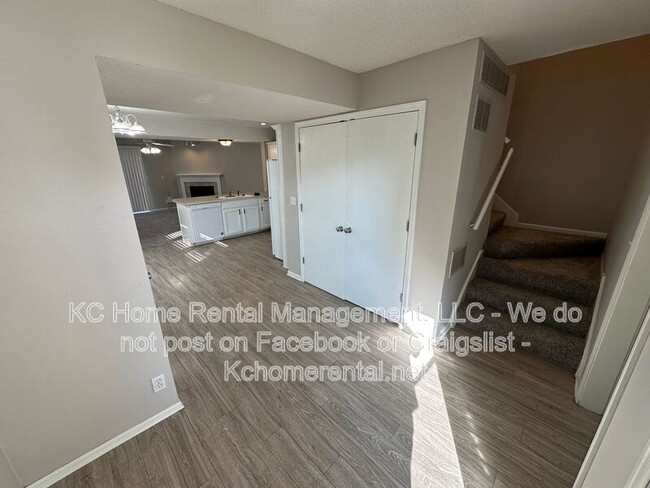 Building Photo - 8042 N Elmwood Ave