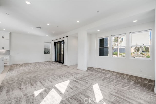 Building Photo - 106 Draw