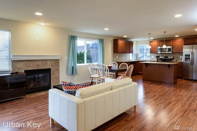 Building Photo - 511 21st Ave