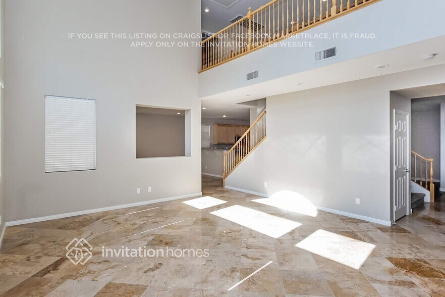 Building Photo - 686 Kew Gardens Dr