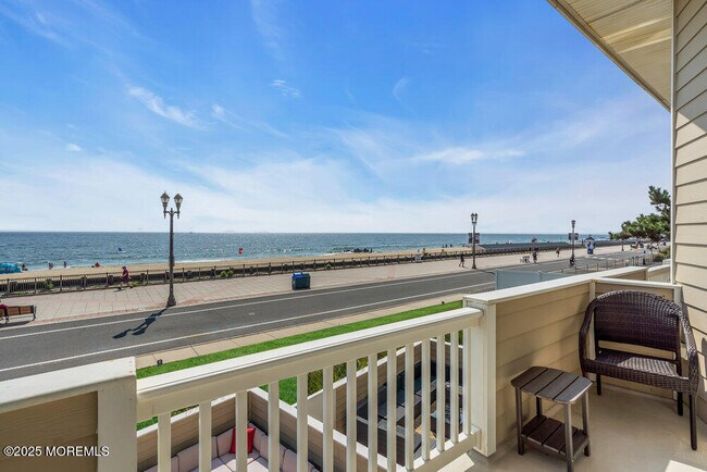 Building Photo - 152 Ocean Blvd N