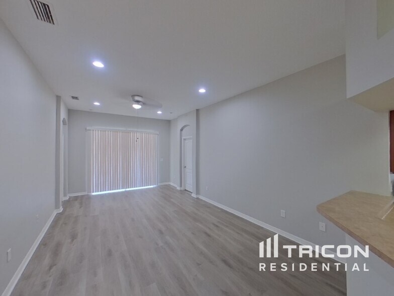Building Photo - 11149 Rodeo Ln