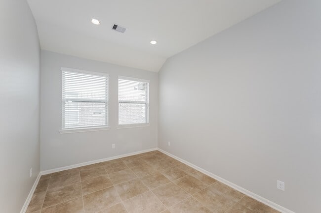 Building Photo - 6522 Hunters Creek Ln