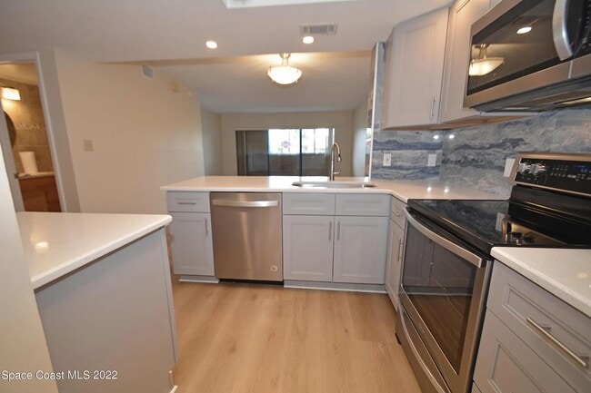 Primary Photo - 1595 N Atlantic Ave