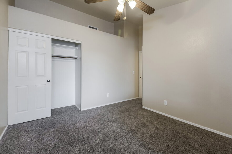 Building Photo - 9491 E Caldwell Dr