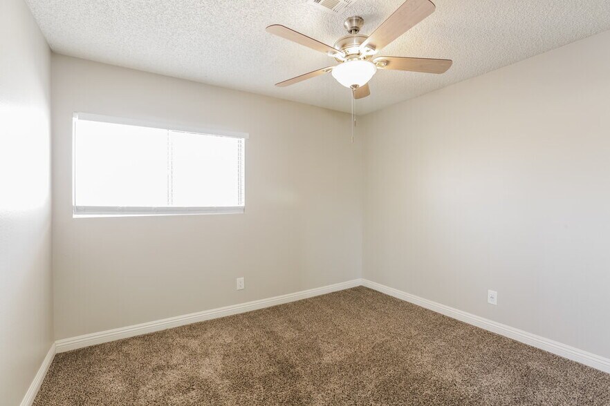 Building Photo - 4136 N Glenfield Cir
