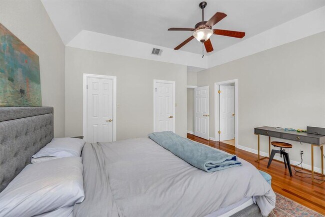 Building Photo - 927 Blue Spring Cir