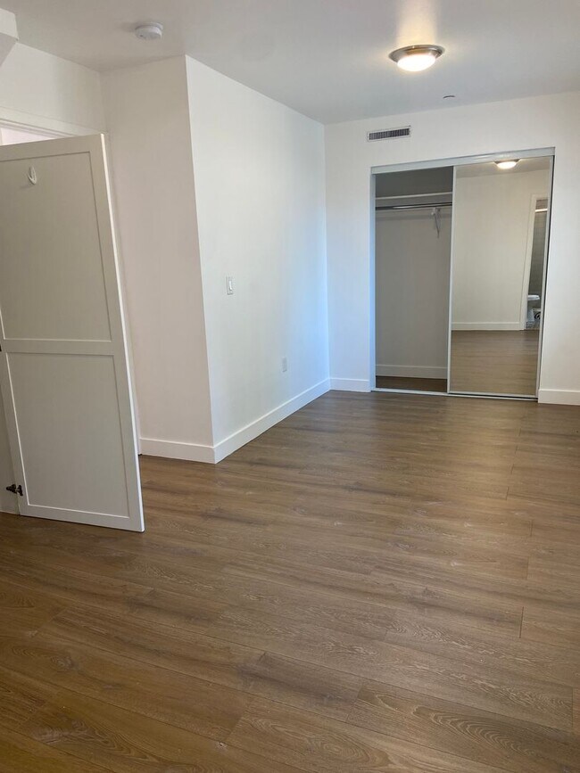 Building Photo - 11512 Emelita St