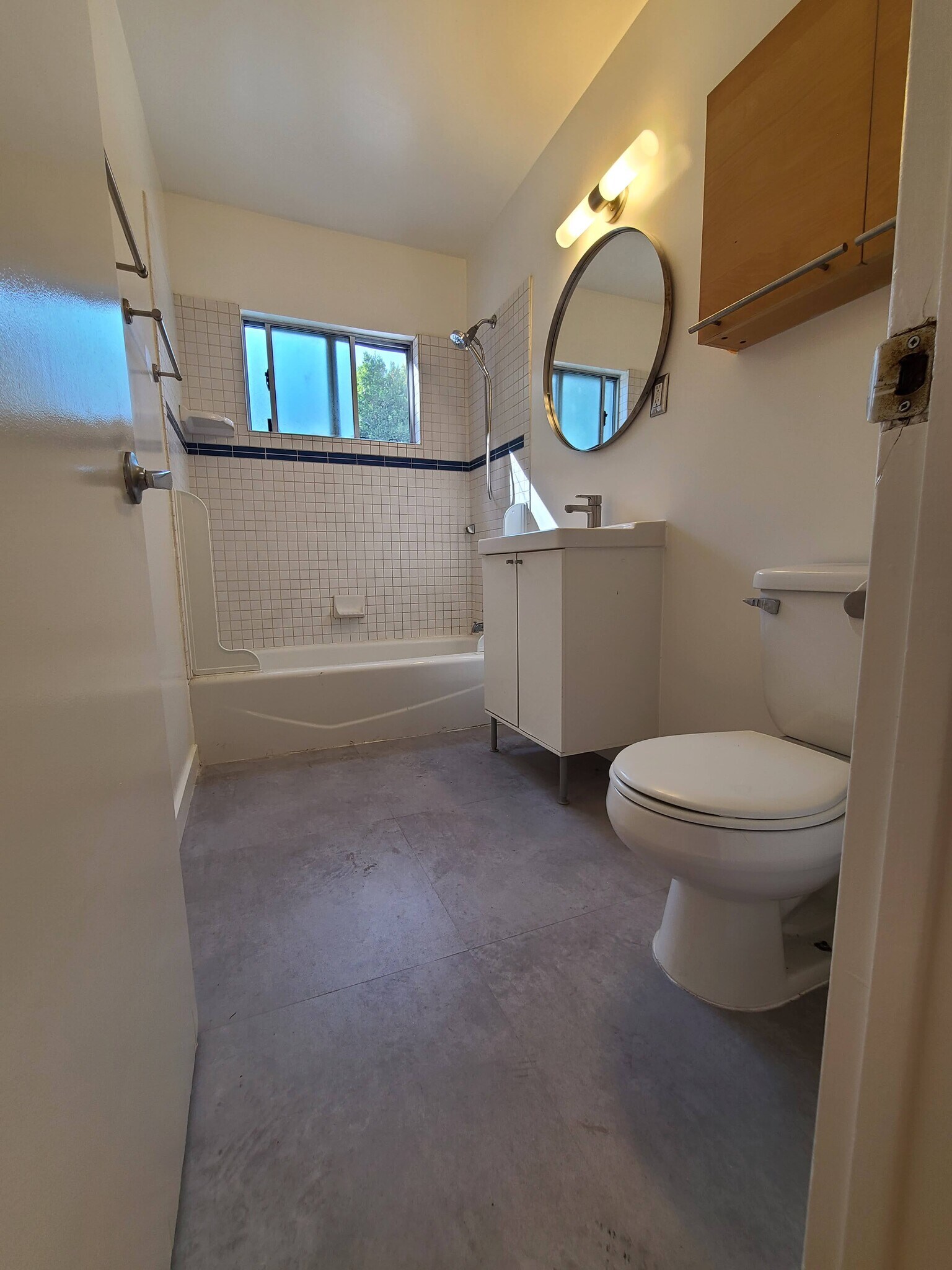 Building Photo - 3412 Helms Ave