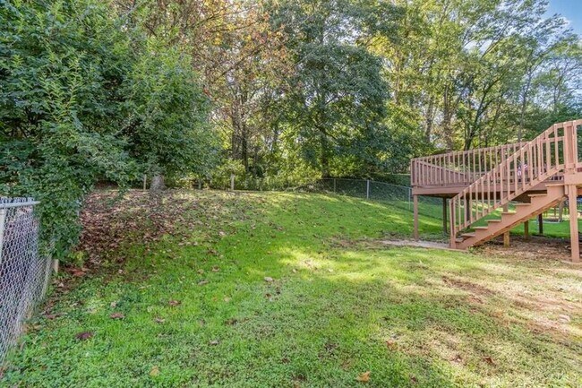 Building Photo - 6055 Tridale Ct