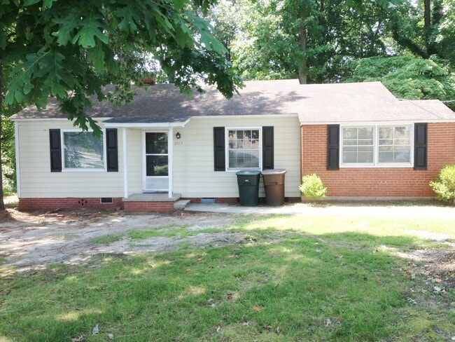 Primary Photo - Four Seasons Area, 3 Bedrooms Plus Office, Fire Place, Convenient to Mall & Interstates.