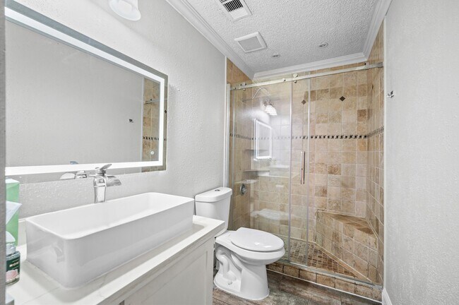 Building Photo - 24211 Landing Way Dr