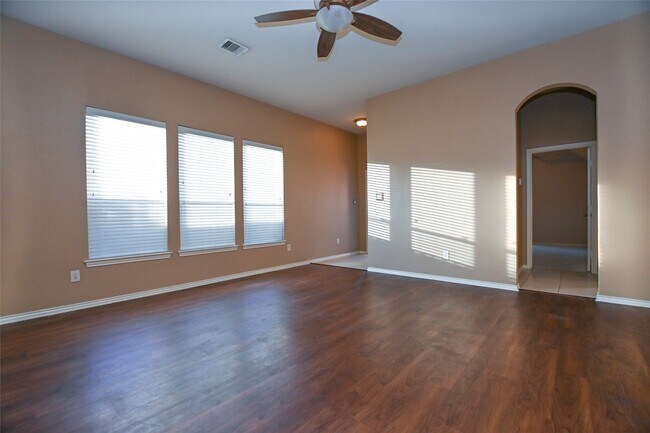 Building Photo - 2123 Castle Gardens Ln