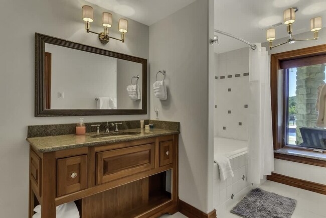 Building Photo - 1774 State Hwy UU