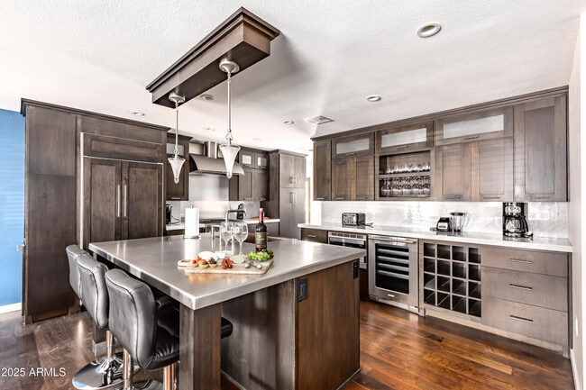 Building Photo - 6924 E Mariposa Dr