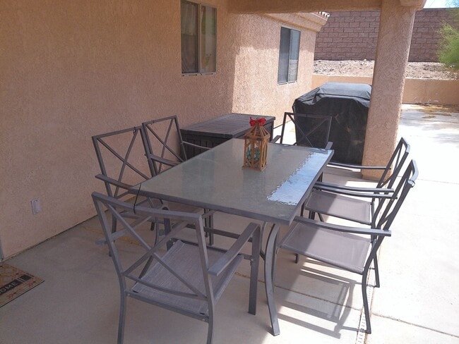 Building Photo - Seasonal Winter Rental Nov 1st to April 30...