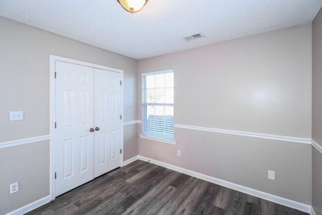 Building Photo - 5452 Belle Ridge Dr