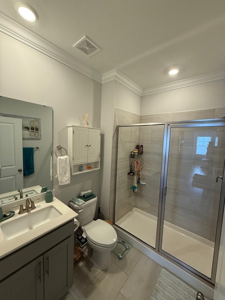 Building Photo - 402 Ravensworth Dr