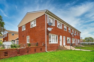 Building Photo - 9543 Sumac Rd