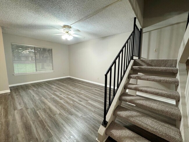 Building Photo - Great Condo for lease in North Austin!
