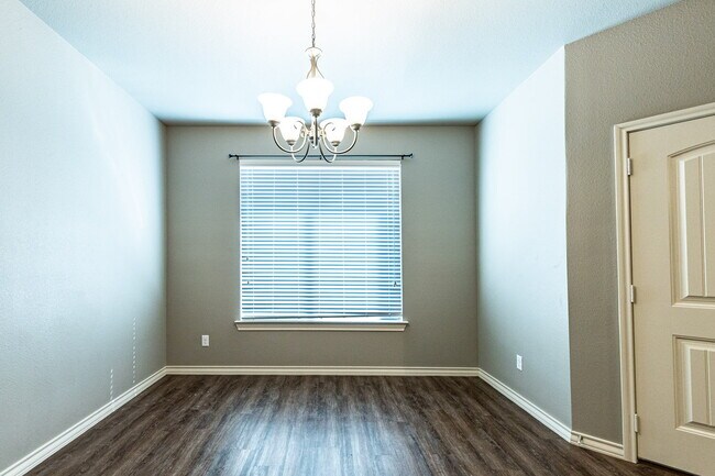 Building Photo - Outstanding 4 Bedroom Home in North Pointe!