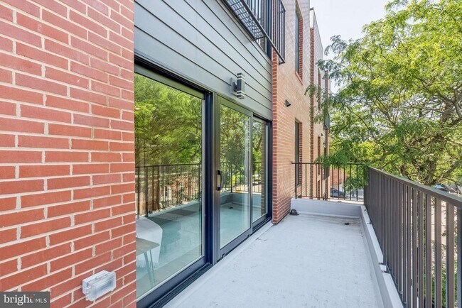 Building Photo - 203 Haverford Ave