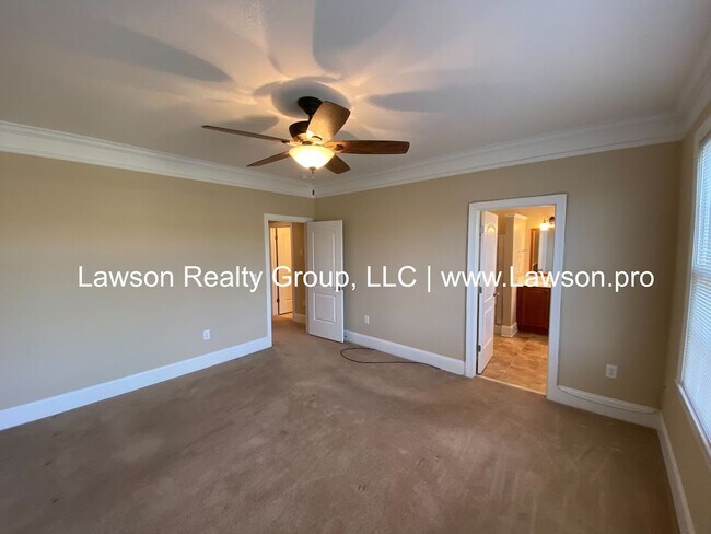 Building Photo - Colonial Green Row Home with Two Car Garage