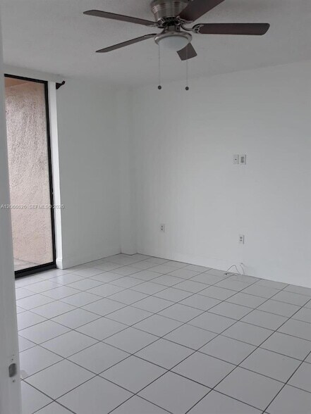 Building Photo - 16751 NE 9th Ave