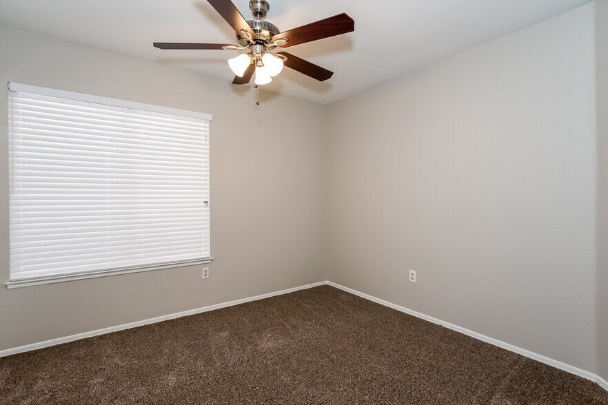 Building Photo - 5213 Sequin Dr