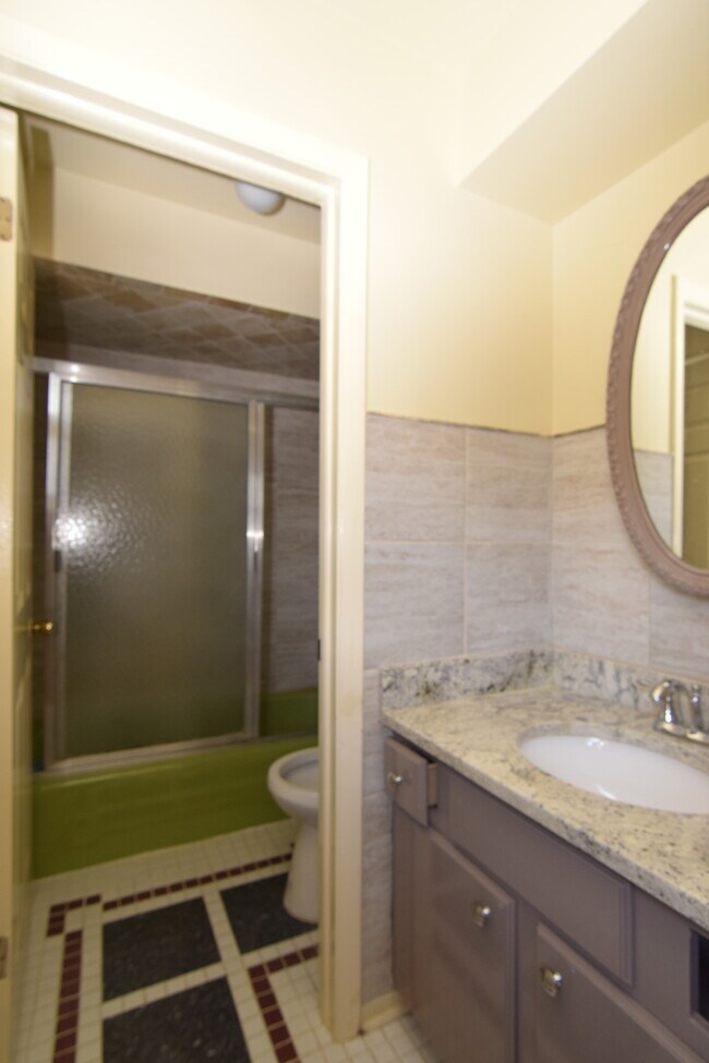 Building Photo - 5025 Carol St