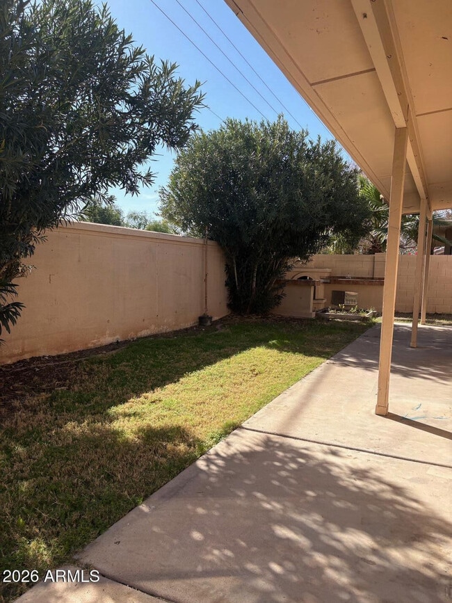 Building Photo - 1913 E Marquette Dr