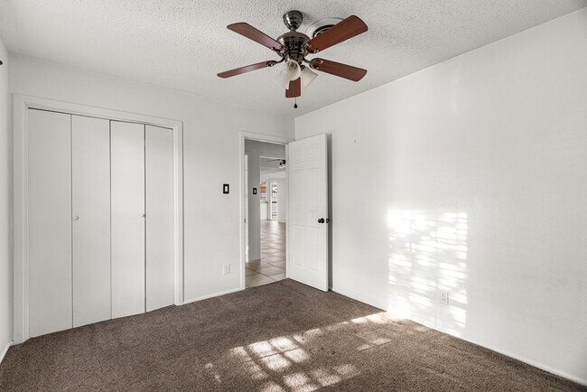 Building Photo - 5000 Buffalo Ave