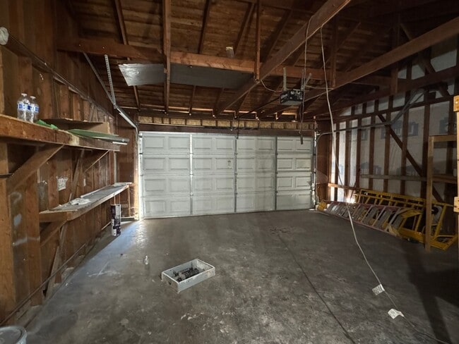 Building Photo - Completely Remodeled Three Bed, Two Bath D...