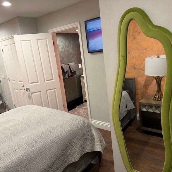 bedroom - 131 Wilmot St