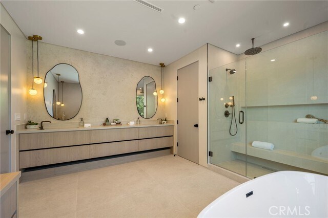 Building Photo - 16728 Morrison St